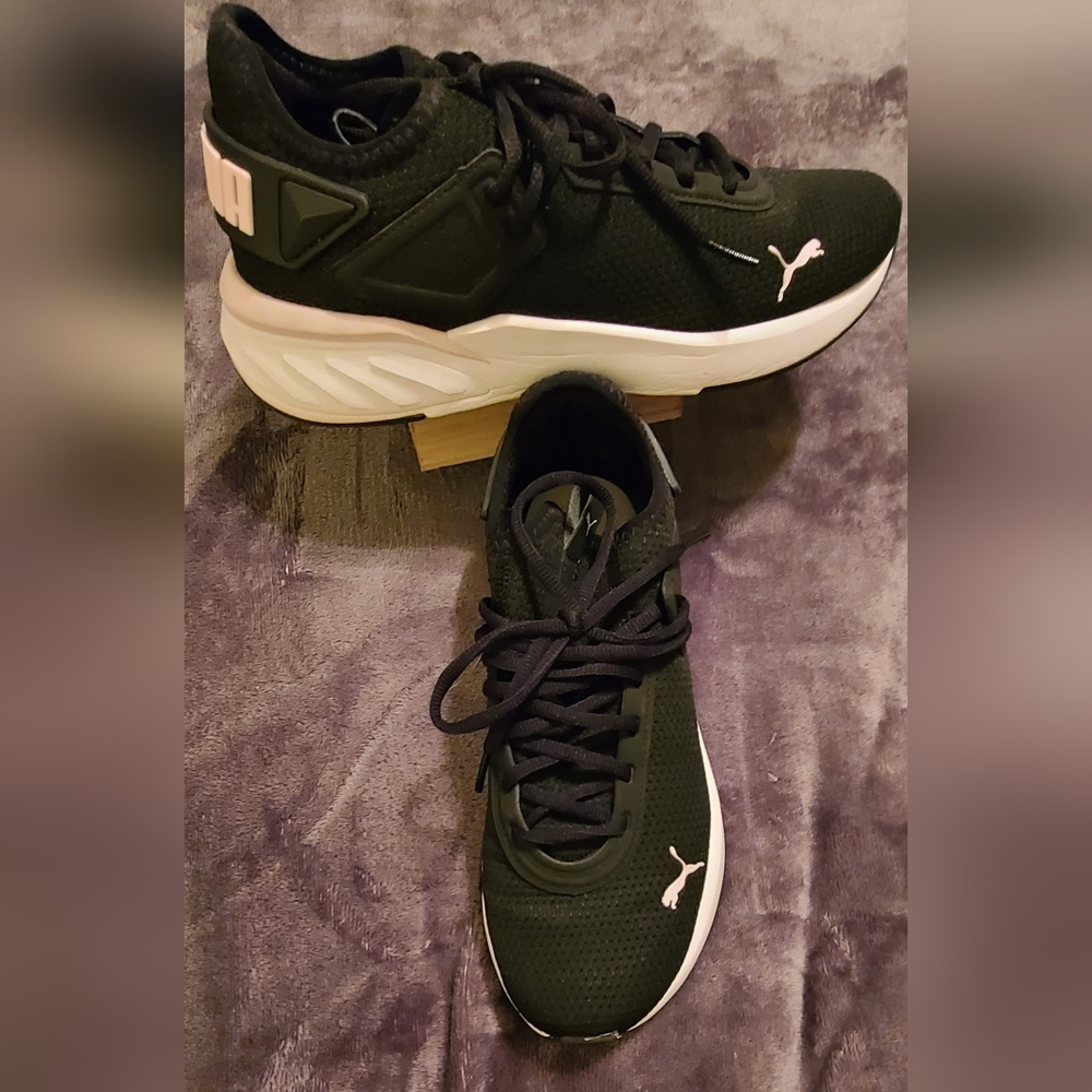 Women's 8.5 Puma